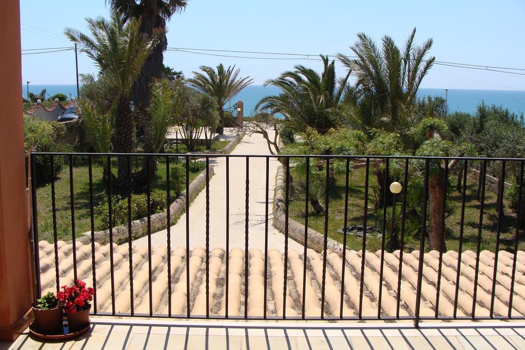La Villa Rosa Al Mare Поццалло Номер фото